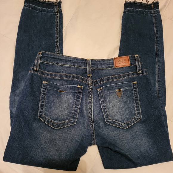 🔥 Host Pick 🔥Guess Jeans - Picture 6 of 8